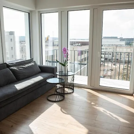 Sunlit Loft- Prime Views Lägenhet