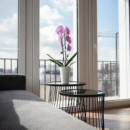 Sunlit Loft- Prime Views