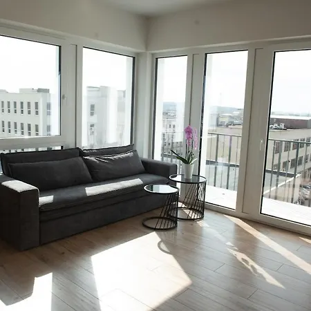 Sunlit Loft- Prime Views Апартаменты *