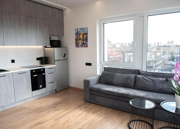 Sunlit Loft- Prime Views