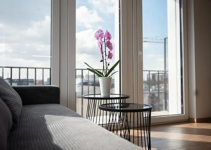 Sunlit Loft- Prime Views